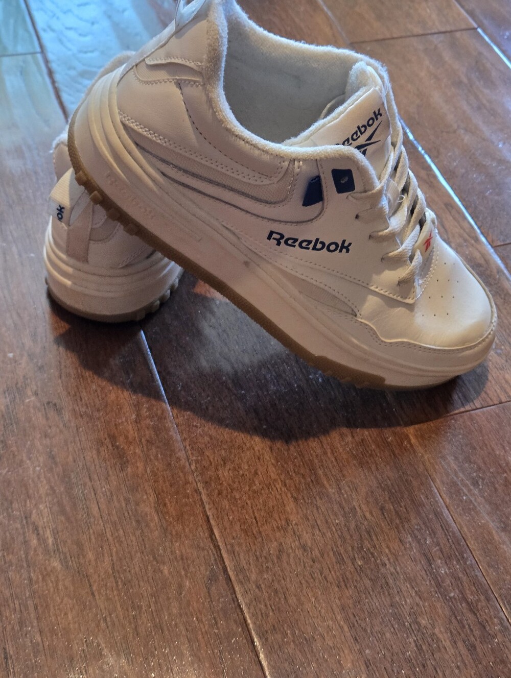 Reebok Women's White and Blue Sneakers Size 8